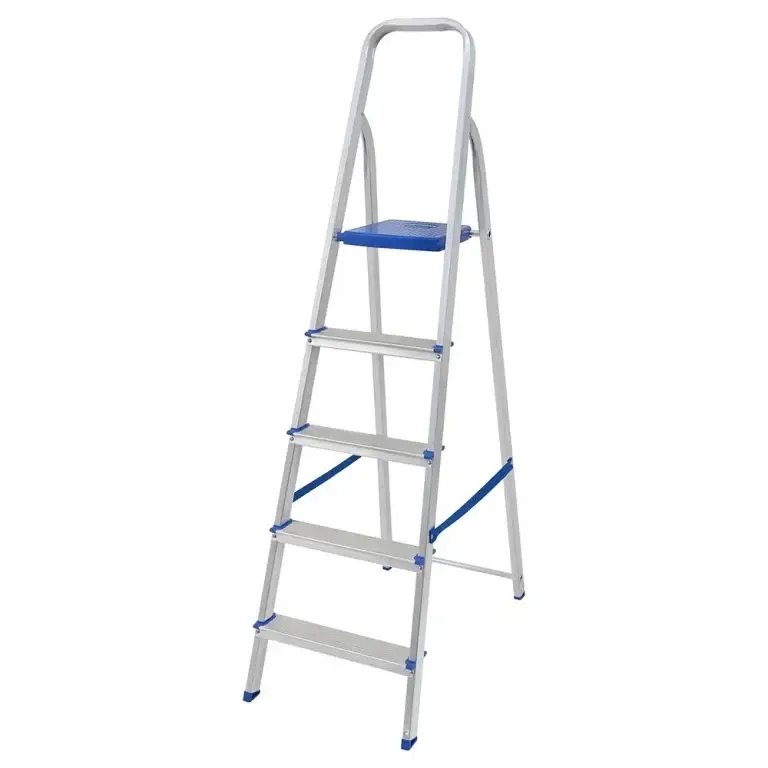 escada de alumínio Rio Verde preço escada doméstica em Rio Verde comprar escada 5 degraus Mor escada de alumínio que não enferruja loja de ferramentas em Rio Verde escada para trocar lâmpada escada dobrável leve material de construção Abobrão escada