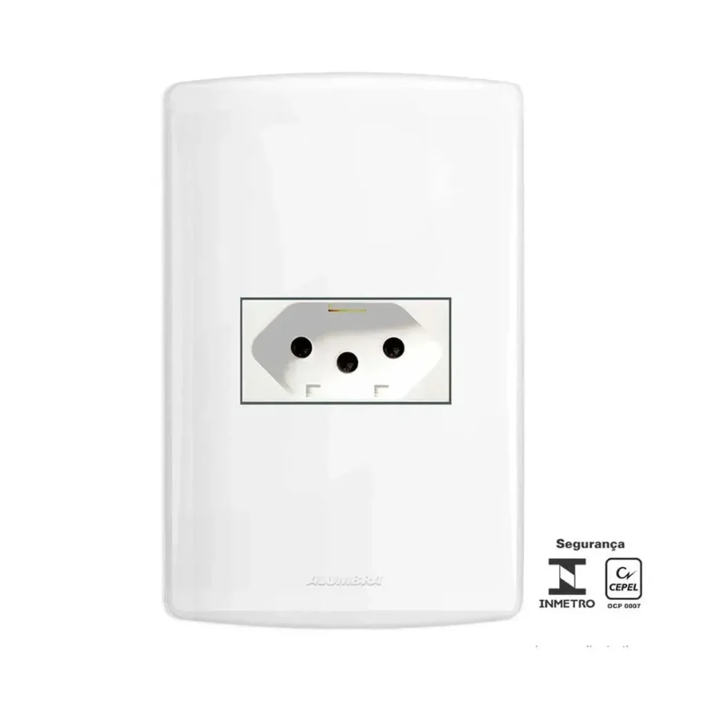 Conjunto Bianco Pró. Acabamento polido com alto brilho. Injetado em termoplástico de engenharia. Possui suportes com furos oblongos para ajustes horizontal e vertical do produto. Placas com acabamento antiaderente a sujeira. Matéria-prima evita o amarelamento precoce deixando o conjunto na mesma tonalidade de cor por muito mais tempo. RIO VERDE material de construção